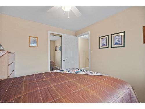 1 Joanna Drive, St. Catharines, ON - Indoor Photo Showing Bedroom