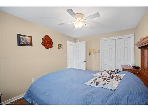 1 Joanna Drive, St. Catharines, ON - Indoor Photo Showing Bedroom