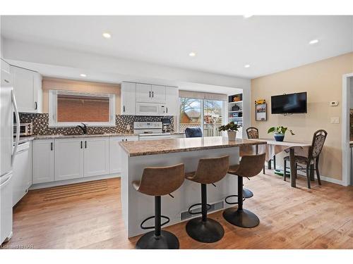 1 Joanna Drive, St. Catharines, ON - Indoor Photo Showing Kitchen