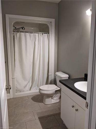 55 Leeper Street, St. Catharines, ON - Indoor Photo Showing Bathroom