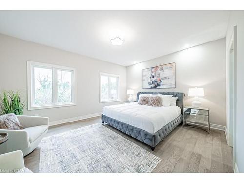 503 Royal Ridge Drive, Fort Erie, ON - Indoor Photo Showing Bedroom