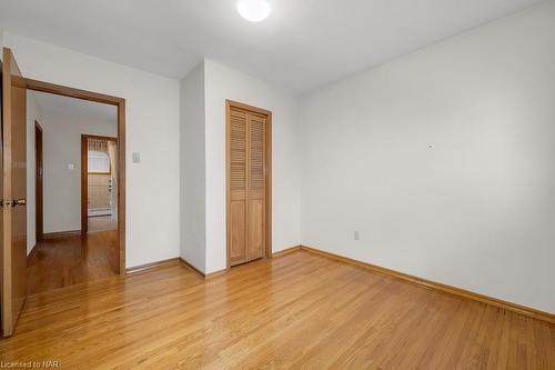 5542 Emery Street, Niagara Falls, ON - Indoor Photo Showing Other Room