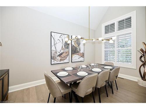 18-190 Canboro Road, Fonthill, ON - Indoor Photo Showing Dining Room