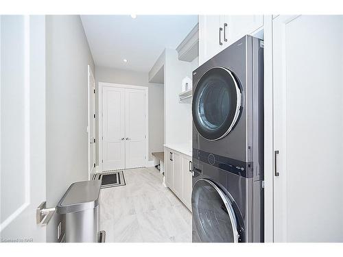 18-190 Canboro Road, Fonthill, ON - Indoor Photo Showing Laundry Room