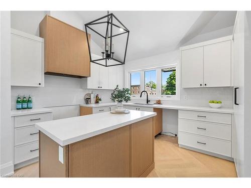 489 Regent Street, Niagara-On-The-Lake, ON - Indoor Photo Showing Kitchen