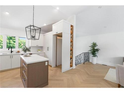 489 Regent Street, Niagara-On-The-Lake, ON - Indoor Photo Showing Kitchen