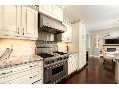 22 Red Haven Drive, Niagara-On-The-Lake, ON - Indoor Photo Showing Kitchen With Upgraded Kitchen