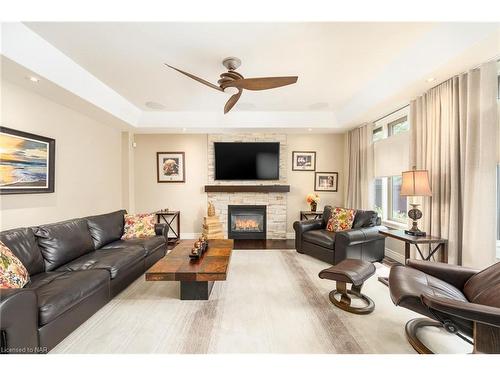 22 Red Haven Drive, Niagara-On-The-Lake, ON - Indoor Photo Showing Living Room With Fireplace