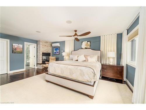 22 Red Haven Drive, Niagara-On-The-Lake, ON - Indoor Photo Showing Bedroom