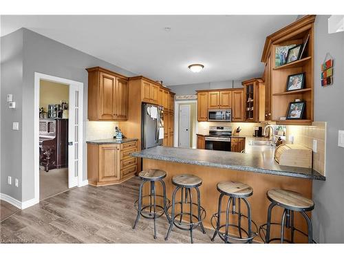 3869 19Th Street, Jordan, ON - Indoor Photo Showing Kitchen