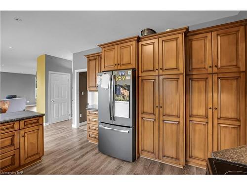 3869 19Th Street, Jordan, ON - Indoor Photo Showing Kitchen