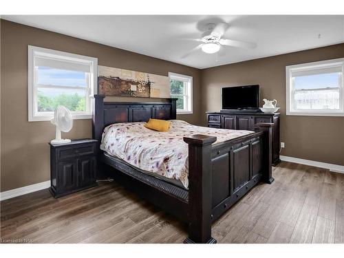 3869 19Th Street, Jordan, ON - Indoor Photo Showing Bedroom