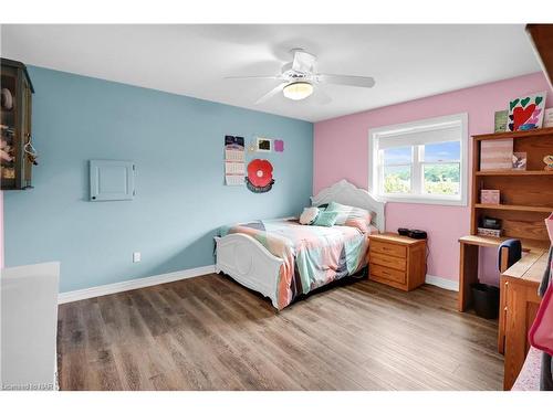 3869 19Th Street, Jordan, ON - Indoor Photo Showing Bedroom