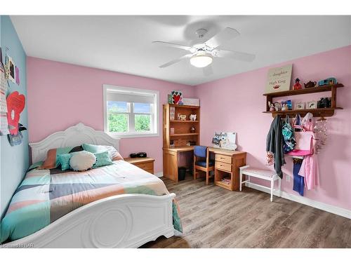 3869 19Th Street, Jordan, ON - Indoor Photo Showing Bedroom