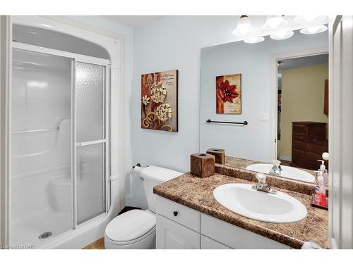 3869 19Th Street, Jordan, ON - Indoor Photo Showing Bathroom