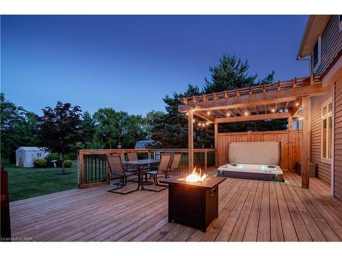 3869 19Th Street, Jordan, ON - Outdoor With Deck Patio Veranda With Exterior