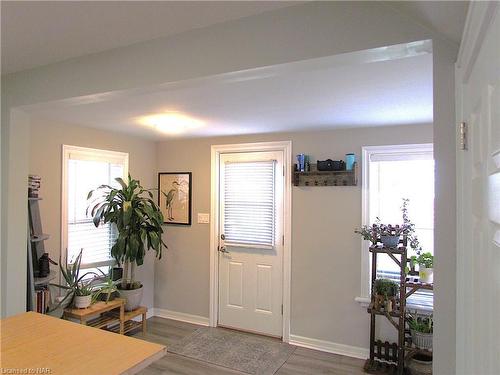 6449 Murray Street, Niagara Falls, ON - Indoor Photo Showing Other Room