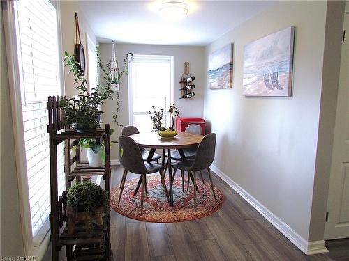 6449 Murray Street, Niagara Falls, ON - Indoor Photo Showing Dining Room