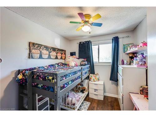 32 Nottingham Court, Welland, ON - Indoor Photo Showing Bedroom