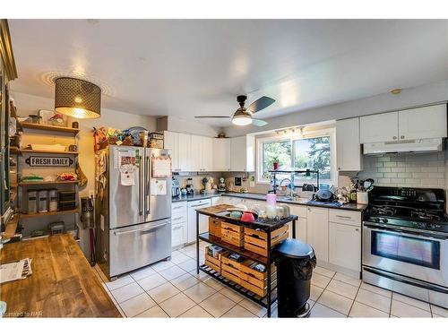 32 Nottingham Court, Welland, ON - Indoor Photo Showing Kitchen