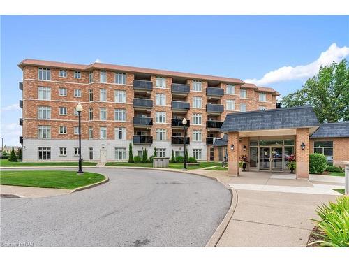 328-8111 Forest Glen Drive, Niagara Falls, ON - Outdoor With Balcony With Facade