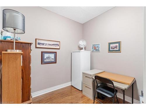 328-8111 Forest Glen Drive, Niagara Falls, ON - Indoor Photo Showing Other Room