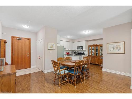 328-8111 Forest Glen Drive, Niagara Falls, ON - Indoor Photo Showing Dining Room