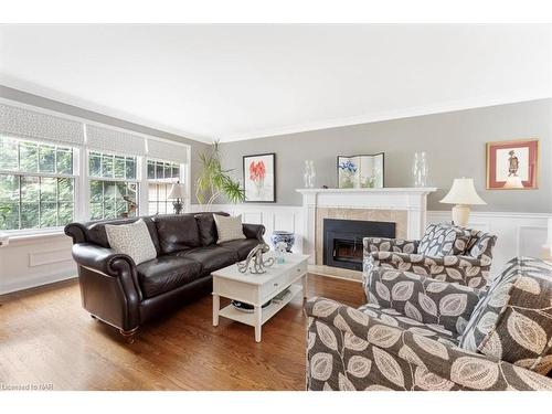 19 Queen Mary Drive, St. Catharines, ON - Indoor Photo Showing Living Room With Fireplace