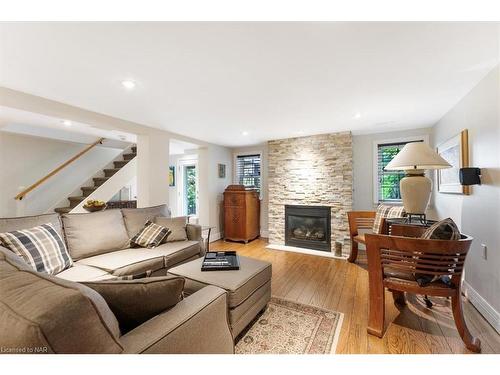 19 Queen Mary Drive, St. Catharines, ON - Indoor Photo Showing Living Room With Fireplace