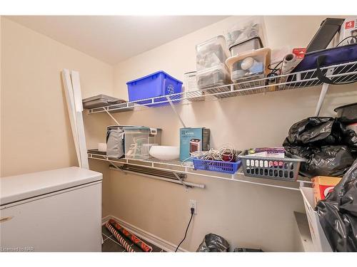 710-5100 Dorchester Road, Niagara Falls, ON - Indoor With Storage