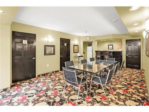 710-5100 Dorchester Road, Niagara Falls, ON - Indoor Photo Showing Dining Room