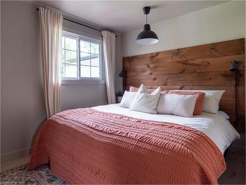 41747 Mill Race Road, Wainfleet, ON - Indoor Photo Showing Bedroom