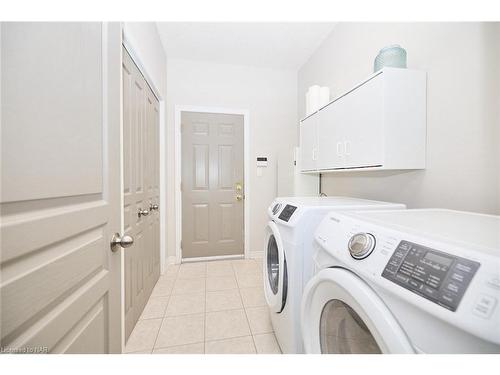 1 Addison Drive, St. Catharines, ON - Indoor Photo Showing Laundry Room