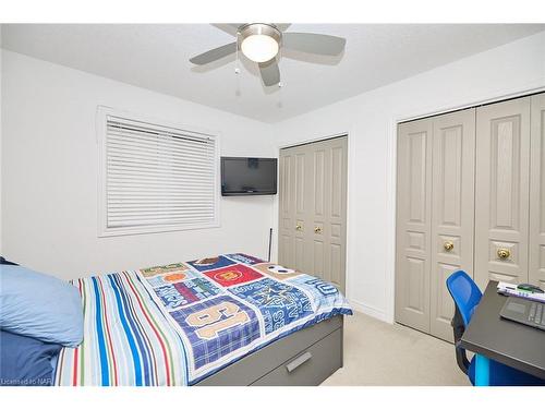 1 Addison Drive, St. Catharines, ON - Indoor Photo Showing Bedroom