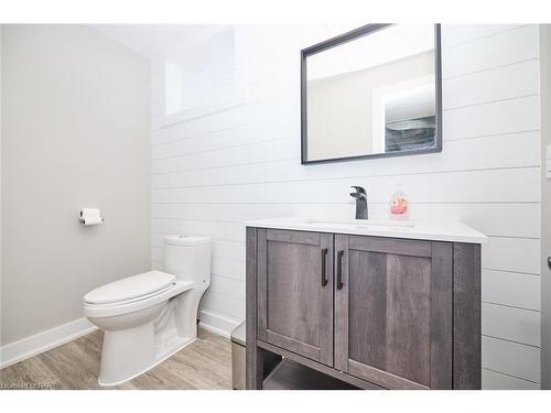 1 Addison Drive, St. Catharines, ON - Indoor Photo Showing Bathroom