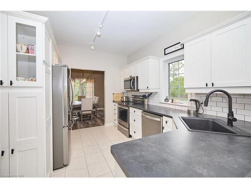 1 Addison Drive, St. Catharines, ON - Indoor Photo Showing Kitchen With Stainless Steel Kitchen