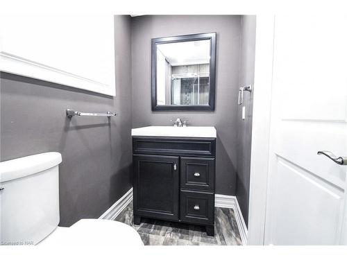 6 Gertrude Street, St. Catharines, ON - Indoor Photo Showing Bathroom