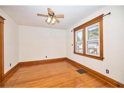 5835 Symmes Street, Niagara Falls, ON - Indoor Photo Showing Other Room