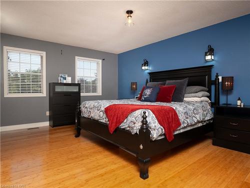 5 Grange Crescent, Niagara-On-The-Lake, ON - Indoor Photo Showing Bedroom