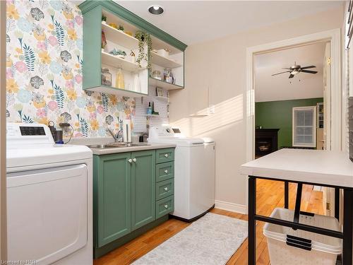 5 Grange Crescent, Niagara-On-The-Lake, ON - Indoor Photo Showing Laundry Room