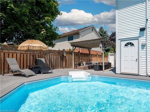 5 Grange Crescent, Niagara-On-The-Lake, ON - Outdoor With In Ground Pool With Deck Patio Veranda