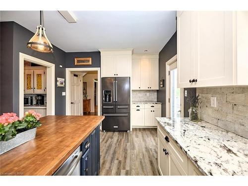 736 Chantler Road, Pelham, ON - Indoor Photo Showing Kitchen