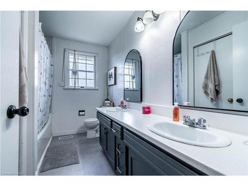 480 South Pelham Road, Welland, ON - Indoor Photo Showing Bathroom