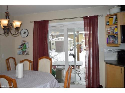 32 Dianne Drive, St. Catharines, ON - Indoor Photo Showing Dining Room