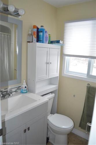 32 Dianne Drive, St. Catharines, ON - Indoor Photo Showing Bathroom