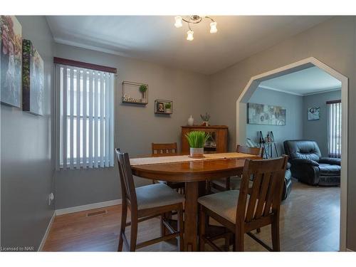 51 Wallace Avenue S, Welland, ON - Indoor Photo Showing Dining Room