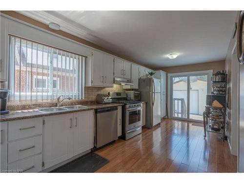 51 Wallace Avenue S, Welland, ON - Indoor Photo Showing Kitchen With Double Sink