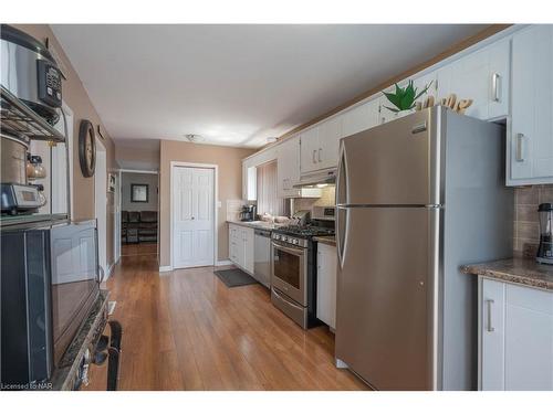 51 Wallace Avenue S, Welland, ON - Indoor Photo Showing Kitchen