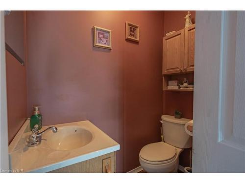 51 Wallace Avenue S, Welland, ON - Indoor Photo Showing Bathroom