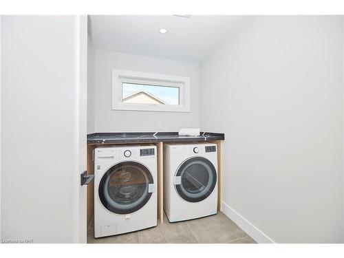 25 Alicia Crescent, Thorold, ON - Indoor Photo Showing Laundry Room